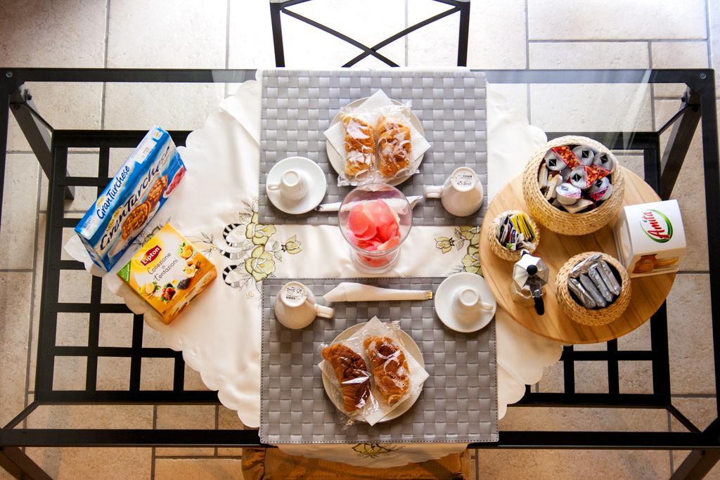Spicchi Di Sole Bed & Breakfast Napoli Eksteriør bilde